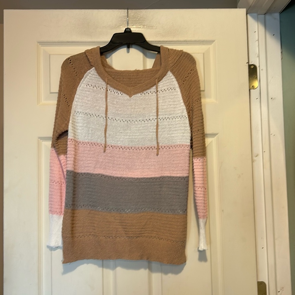 Hooded Sweater Size Medium Women’s Multicolor Color Block